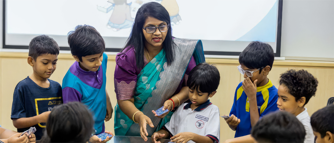 நாவில் தமிழ்<br>நாளும் தமிழ்